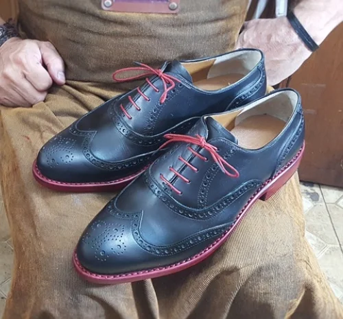 What does it mean to be a master bootmaker?